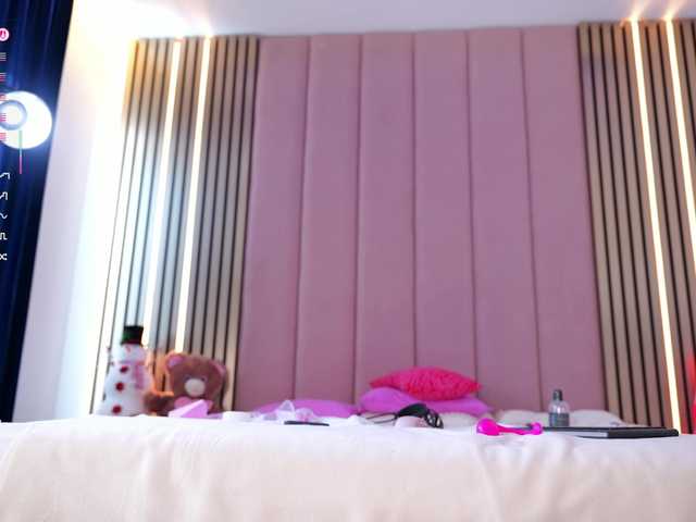 Vesia's BongaCams show and profile