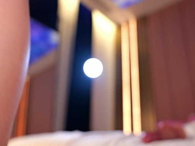 Vesia's BongaCams show and profile