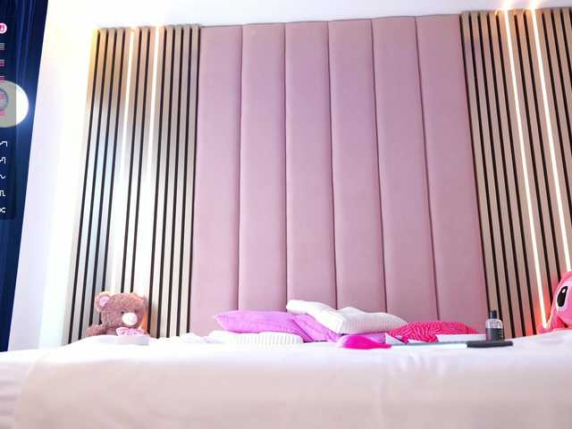 Vesia's BongaCams show and profile