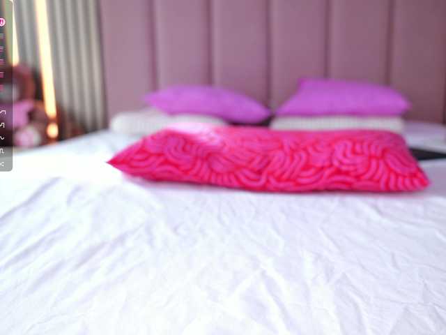 Vesia's BongaCams show and profile