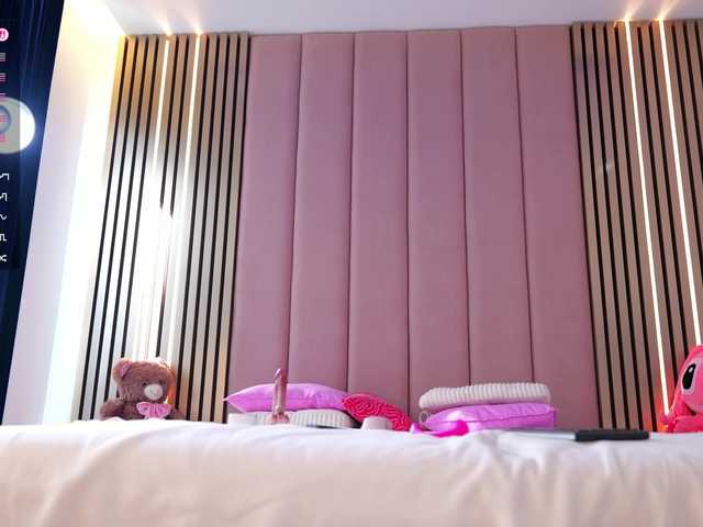 Vesia's BongaCams show and profile