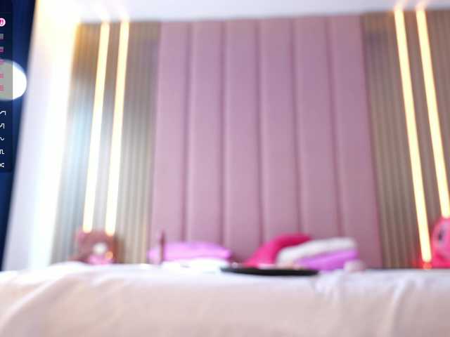 Vesia's BongaCams show and profile