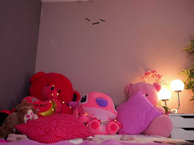 Vesia's BongaCams show and profile