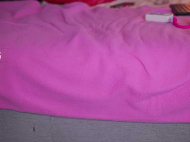 Vesia's BongaCams show and profile