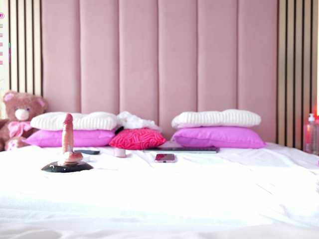 Vesia's BongaCams show and profile