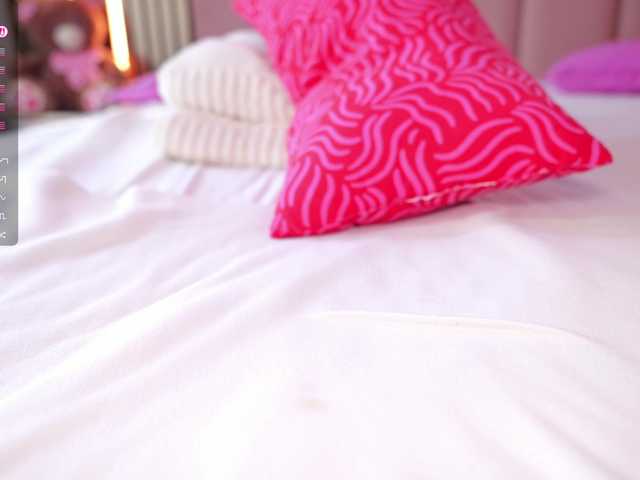 Vesia's BongaCams show and profile