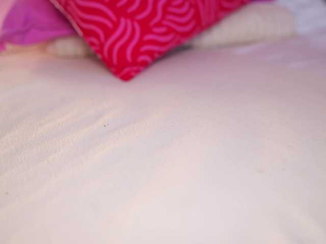 Vesia's BongaCams show and profile