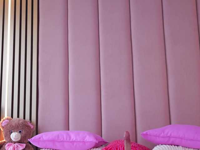 Vesia from BongaCams