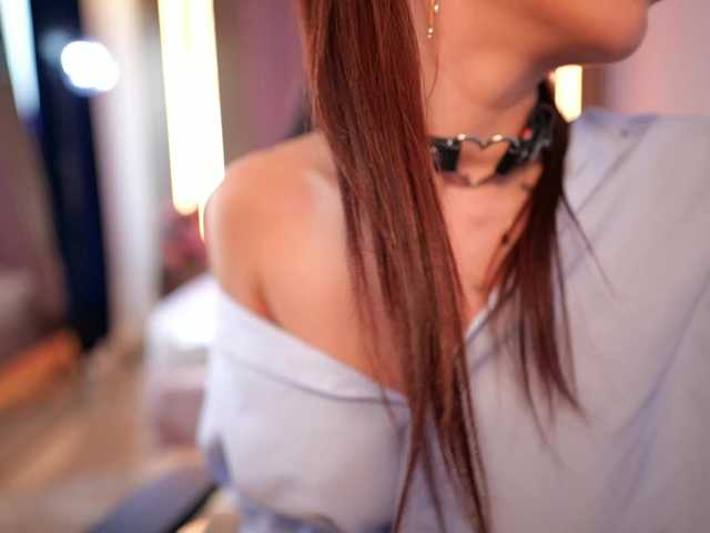 Vesia's BongaCams show and profile