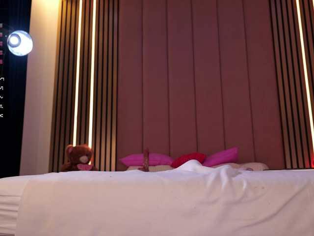 Vesia's BongaCams show and profile