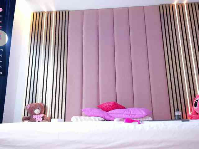 Vesia Live Webcam on BongaCams