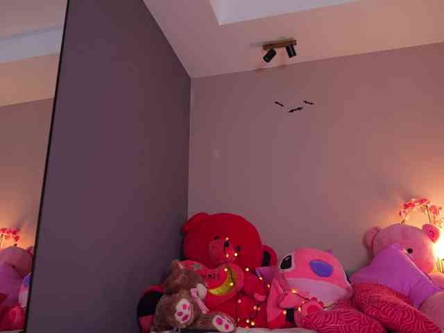 Vesia Live Webcam on BongaCams