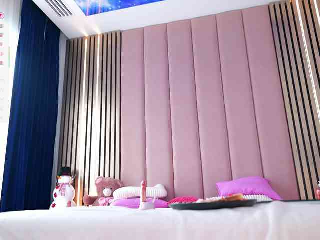 Vesia Live Webcam on BongaCams