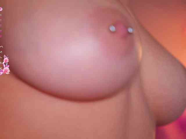Vesia Live Webcam on BongaCams