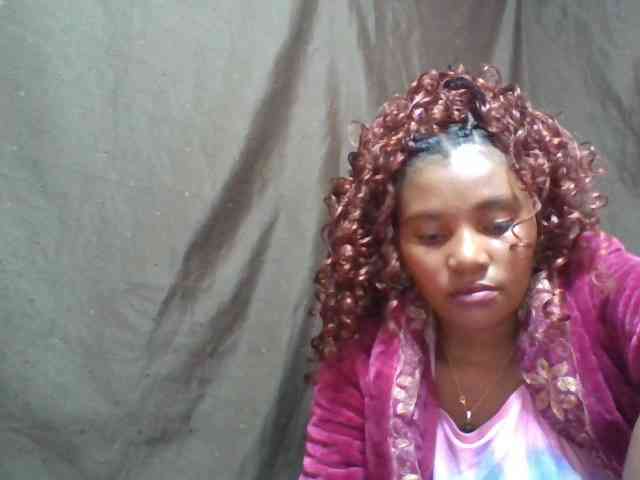 NoeLah Live Webcam on BongaCams