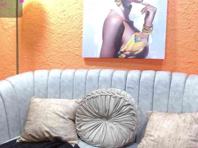 ZashaFoxxy webcam