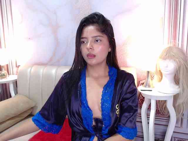 ZashaFoxxy webcam