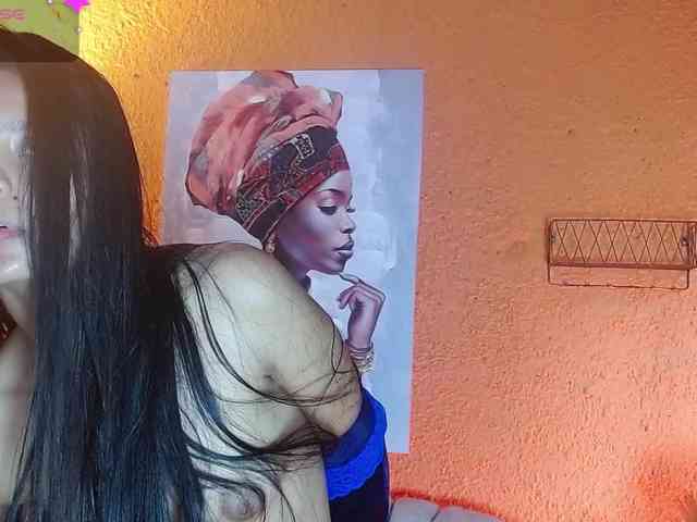 ZashaFoxxy webcam