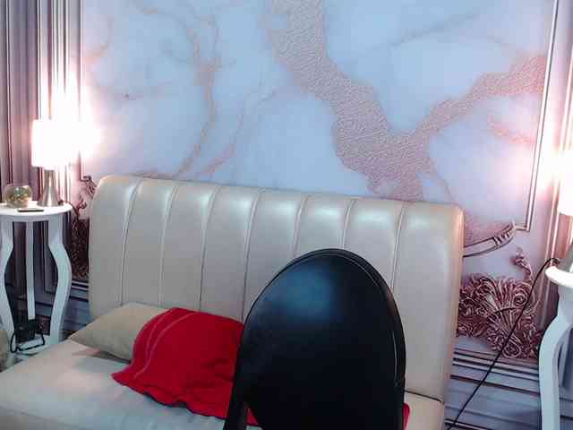 ZashaFoxxy webcam