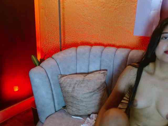 ZashaFoxxy webcam