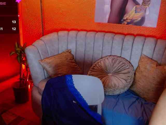 ZashaFoxxy webcam