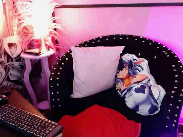ZashaFoxxy Live Webcam on BongaCams