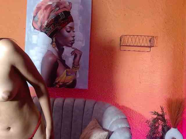 ZashaFoxxy webcam