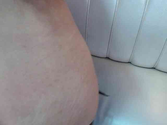 ZashaFoxxy webcam