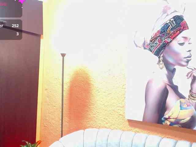 ZashaFoxxy webcam