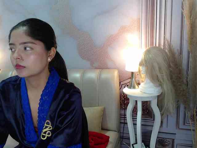 ZashaFoxxy webcam