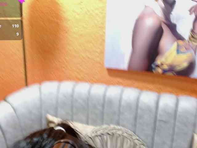 ZashaFoxxy webcam