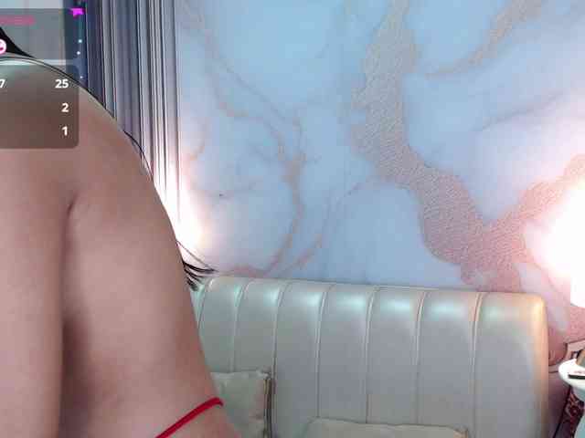 ZashaFoxxy webcam