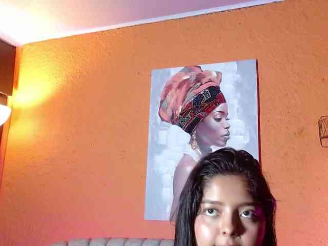 ZashaFoxxy webcam