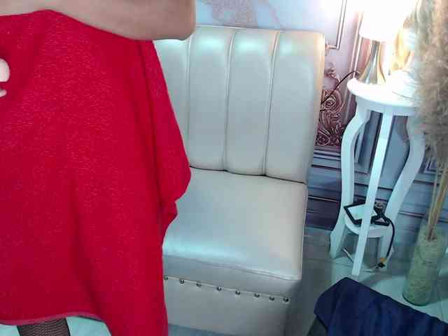 ZashaFoxxy webcam