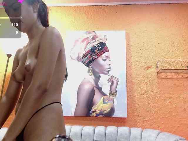 ZashaFoxxy webcam