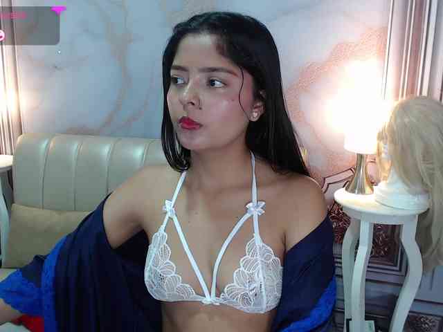 ZashaFoxxy webcam