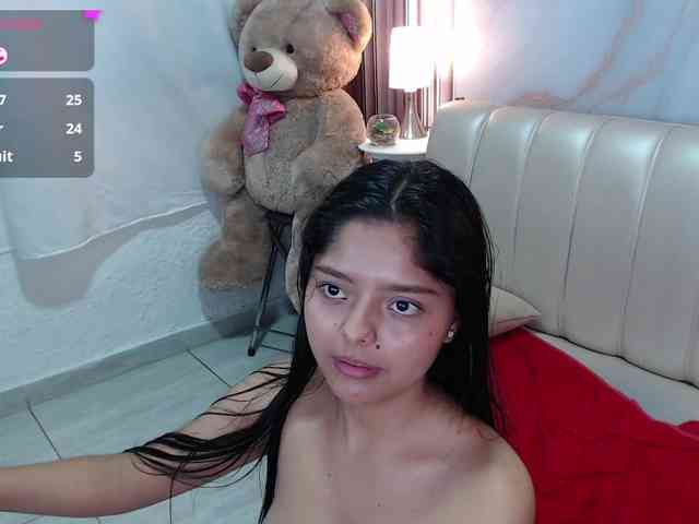ZashaFoxxy webcam