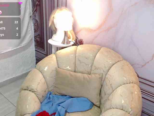 ZashaFoxxy webcam