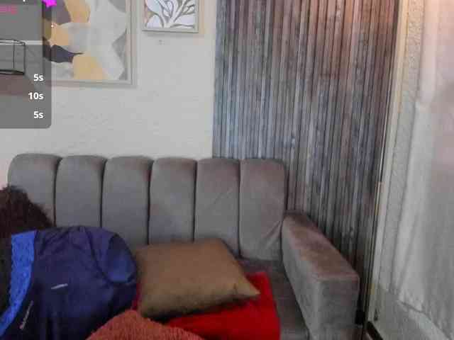 ZashaFoxxy webcam