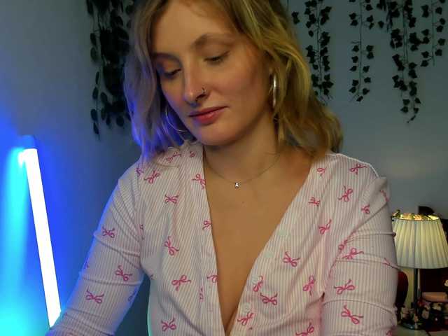 Ariana-Sunset's BongaCams show and profile