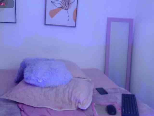 Nicolee03 webcam