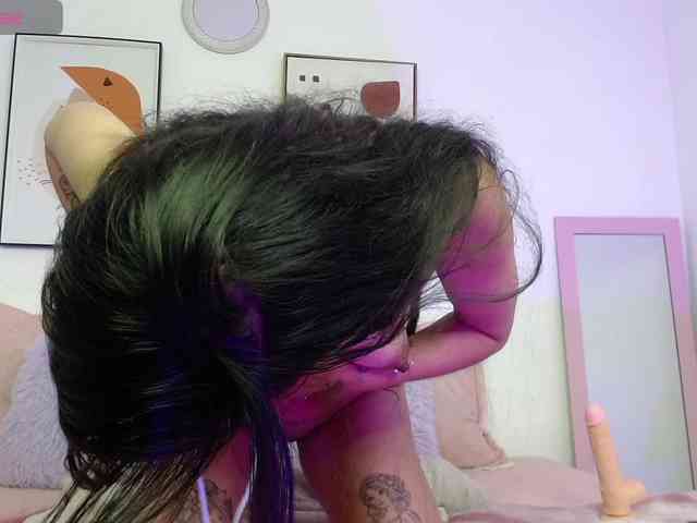 Nicolee03 webcam