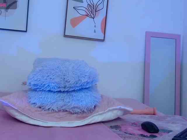 Nicolee03 webcam