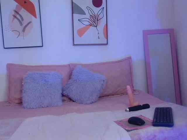 Nicolee03 webcam
