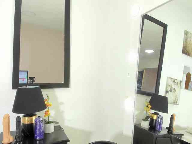 Zoee-Lane webcam