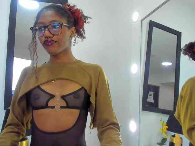 Zoee-Lane webcam