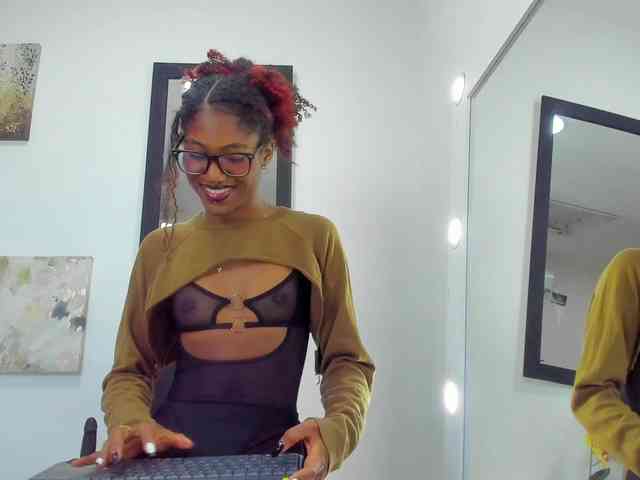 Zoee-Lane webcam