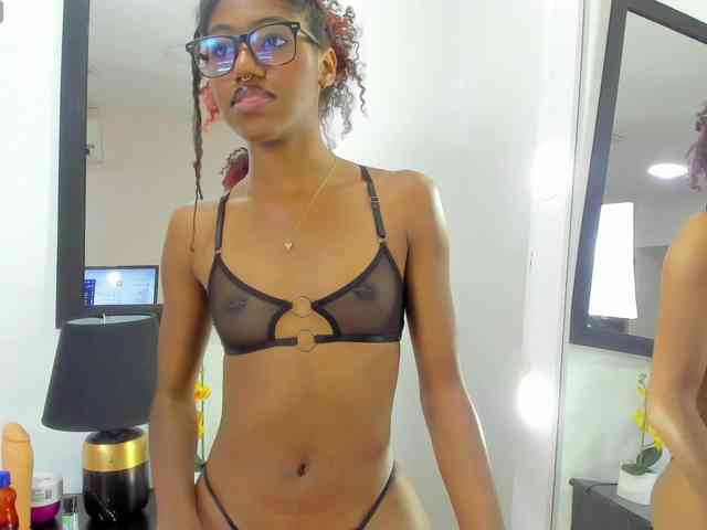 Zoee-Lane webcam