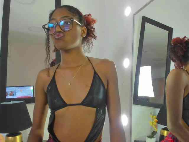 Zoee-Lane webcam