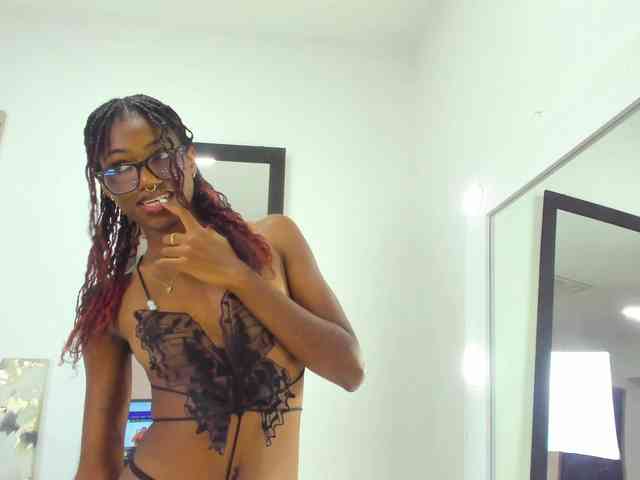 Zoee-Lane webcam